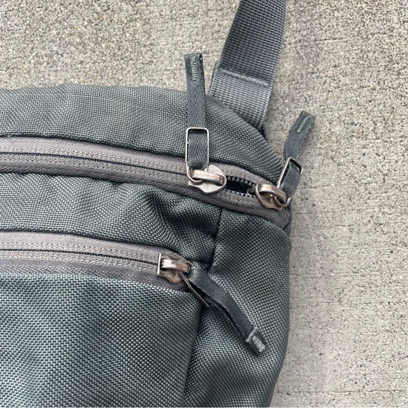 Arcteryx Maka 1 Waistpack Crossbody Bag Belt Bag Gray Logo Fanny 